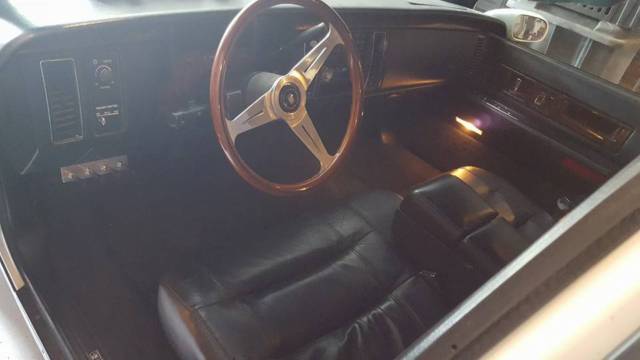 1993 Cadillac Brougham - photo 9