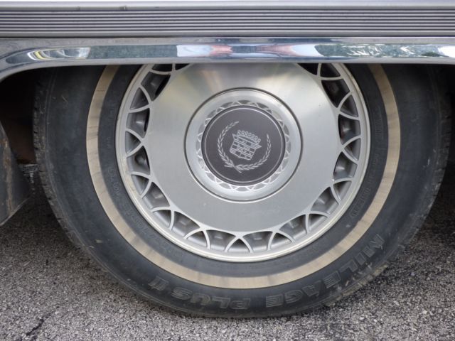 1993 Cadillac Brougham - photo 6