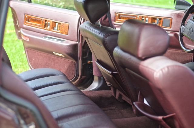 1993 Cadillac Fleetwood - photo 3