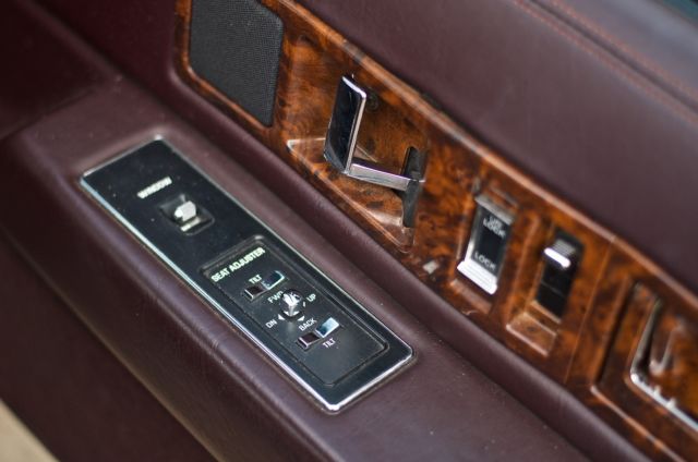 1993 Cadillac Fleetwood - photo 7