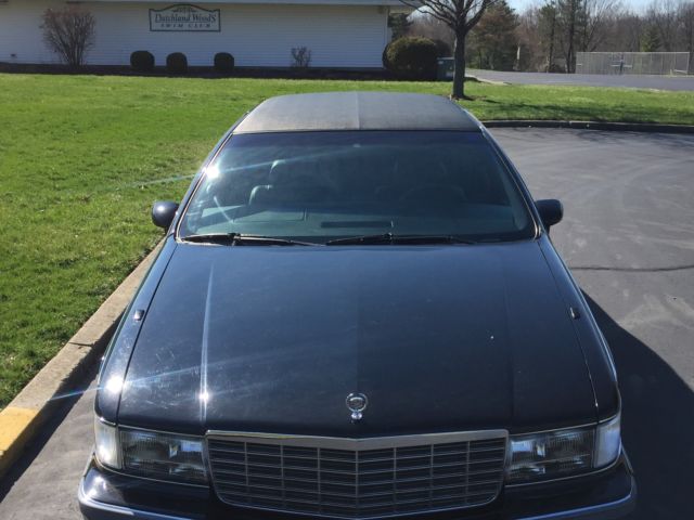 1993 Cadillac Fleetwood Brougham Sedan 4-Door - photo 7