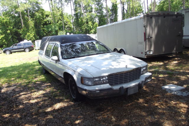1993 Cadillac Fleetwood Funeral - photo 2