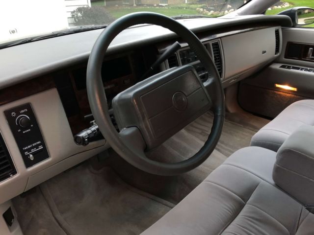 1993 Cadillac Fleetwood - photo 6