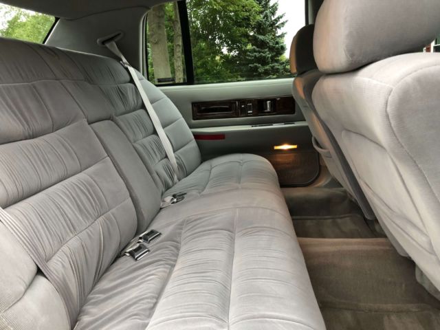 1993 Cadillac Fleetwood - photo 9