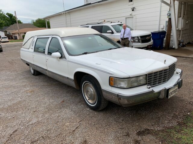 1993 Cadillac Fleetwood S&S - photo 2