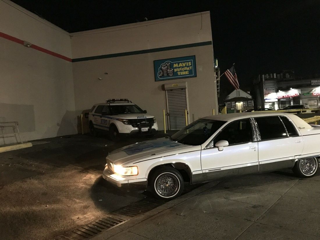 1993 Cadillac Fleetwood CHASSIS - photo 2