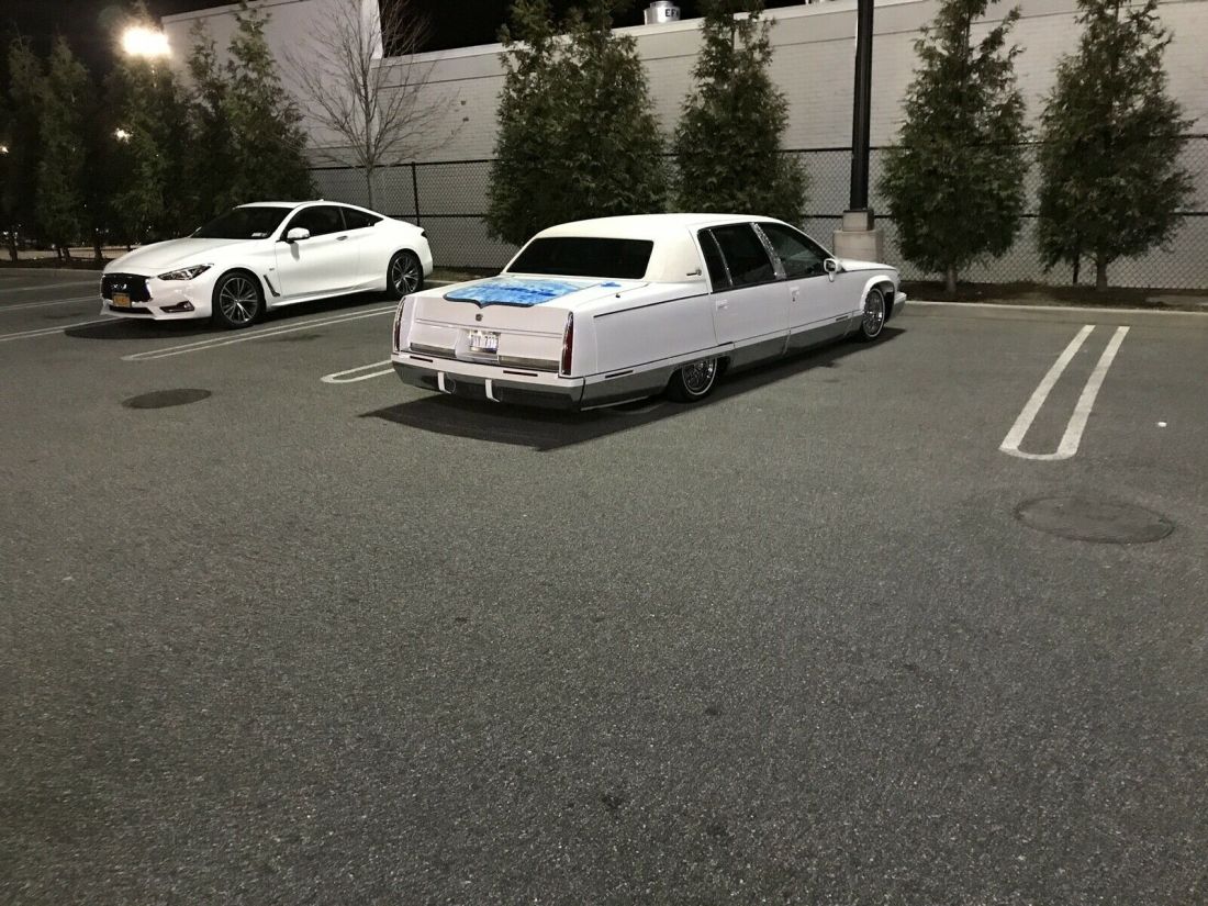 1993 Cadillac Fleetwood CHASSIS - photo 4