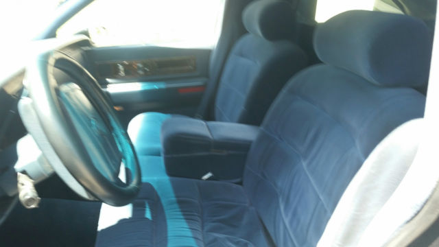 1993 Cadillac Fleetwood - photo 8