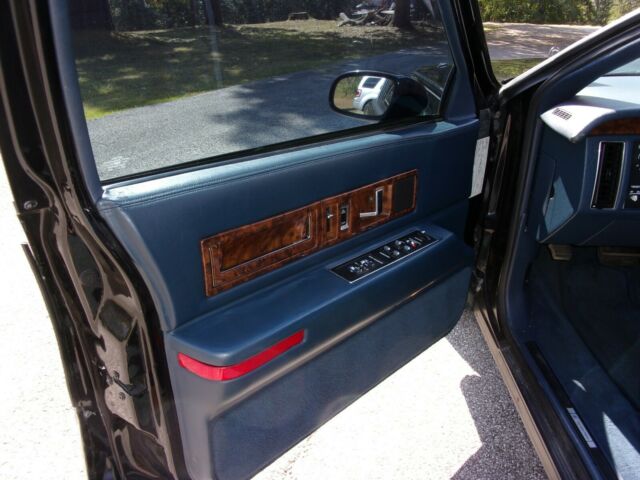 1993 Cadillac Fleetwood - photo 4