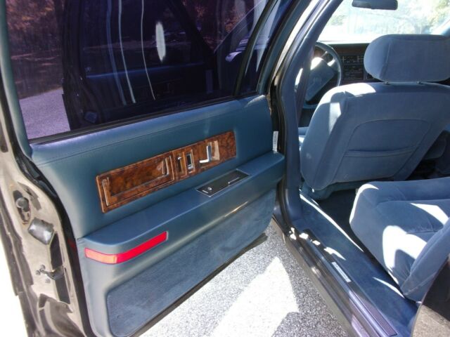 1993 Cadillac Fleetwood - photo 5
