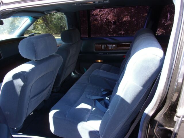 1993 Cadillac Fleetwood - photo 6