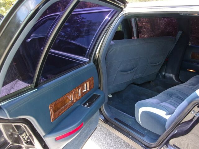 1993 Cadillac Fleetwood - photo 7