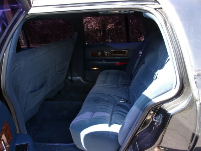 1993 Cadillac Fleetwood - photo 8