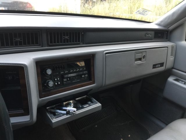 1993 Cadillac DeVille Sedan De Ville - photo 12