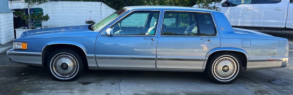 1993 Cadillac DeVille - photo 2
