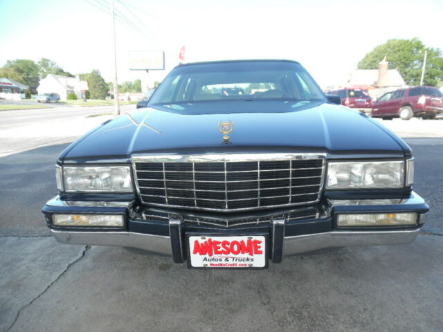 1993 Cadillac DeVille GOLD TRIM - photo 2