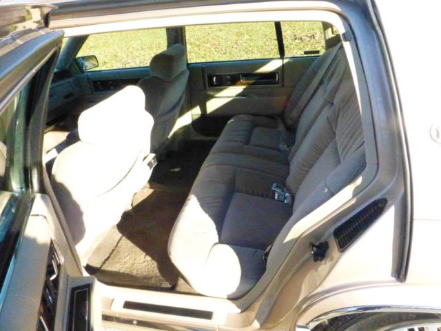 1993 Cadillac DeVille Base - photo 11