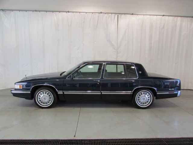 1993 CADILLAC SEDAN DEVILLE ONLY 27,500 MILES! EXCELLENT CONDITION! 1993 Cadillac DeVille FULL LEATHER
