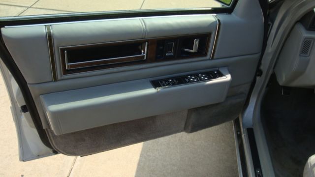 1993 Cadillac DeVille EXTRA NICE CHROME FROM 1993 - photo 8