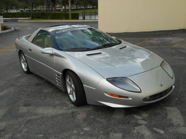 1993 Chevrolet Camaro Z/28 Sport Coupe with removeable hardtops - photo 4