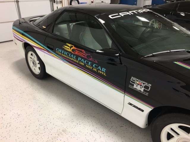 1993 Chevrolet Camaro Z28 Pace Car - photo 4
