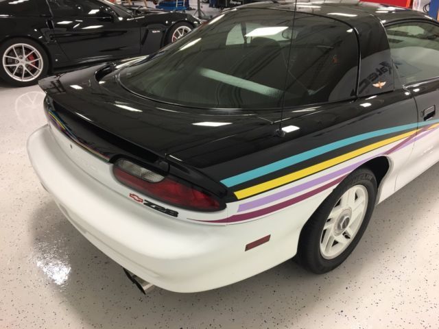 1993 Chevrolet Camaro Z28 Pace Car - photo 5