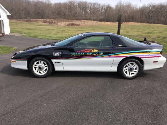 1993 Chevrolet Camaro Z28 Pace Car - photo 6