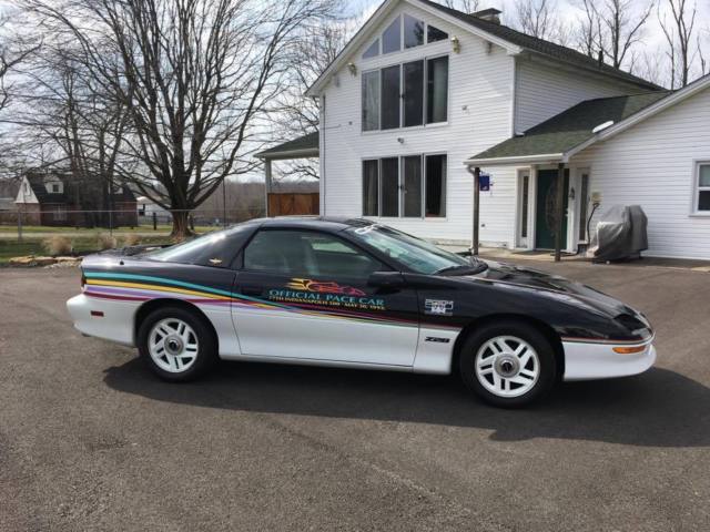 1993 Chevrolet Camaro Z28 Pace Car - photo 7