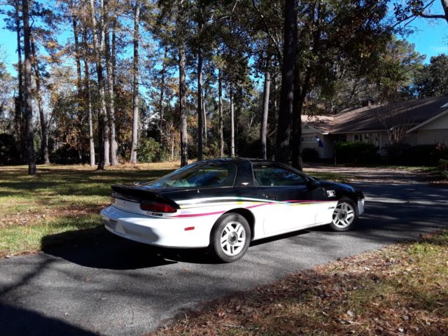 1993 Chevrolet Camaro - photo 3