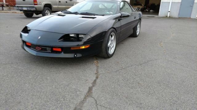 1993 Chevrolet Camaro - photo 2