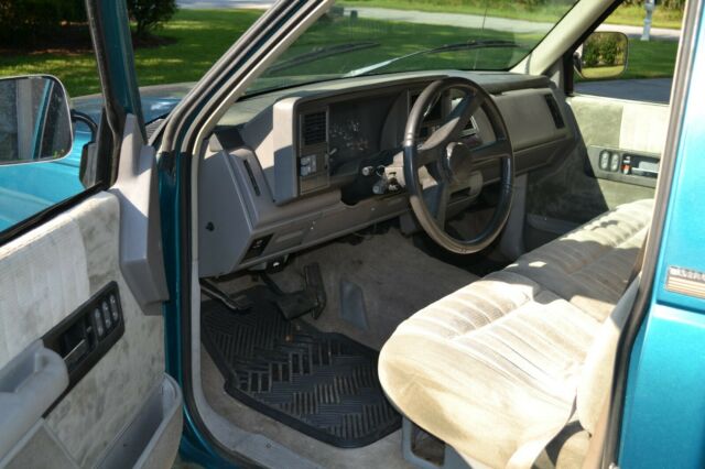 1993 Chevrolet Other Pickups - photo 3
