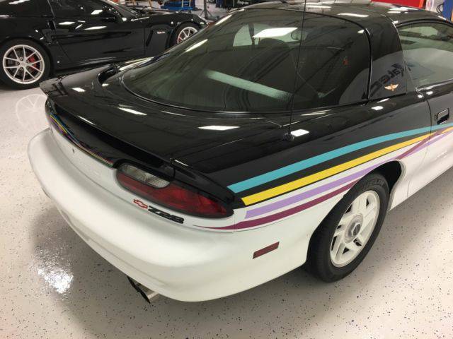 1993 Chevrolet Camaro Z28 Coupe 2-Door - photo 10