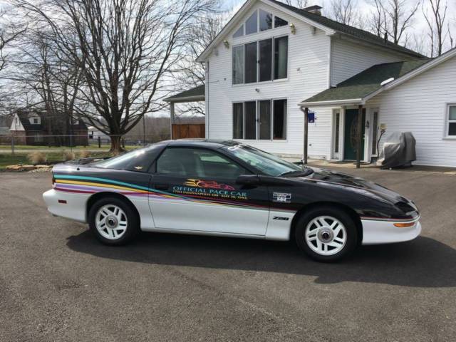 1993 Chevrolet Camaro Z28 Coupe 2-Door - photo 2