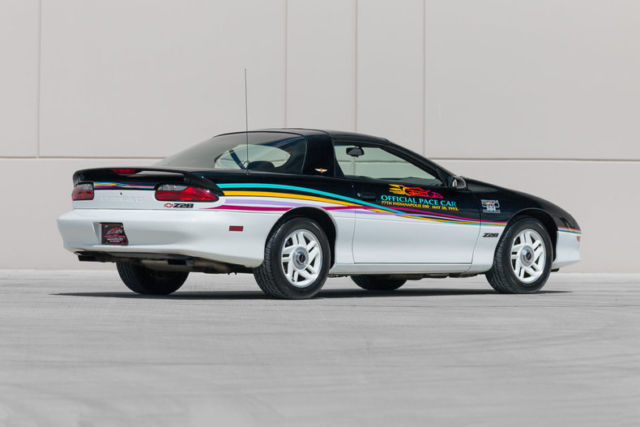 1993 Chevrolet Camaro Z28 Coupe 2-Door - photo 9