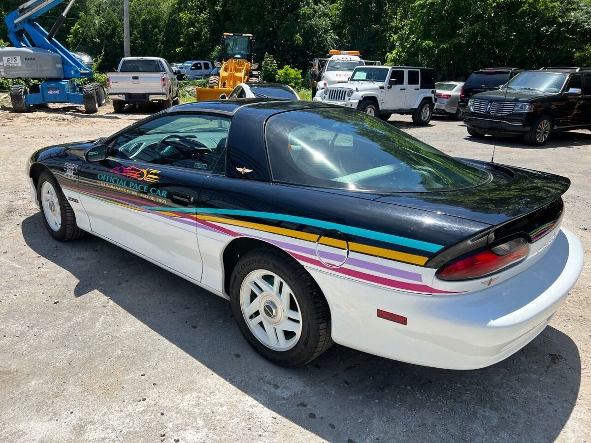 1993 Chevrolet Camaro Z28 2dr Hatchback - photo 3