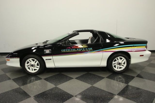 1993 Chevrolet Camaro Z/28 Indianapolis 500 Pace Car - photo 8