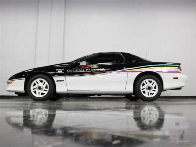 1993 Chevrolet Camaro Z/28 Pace Car - photo 12