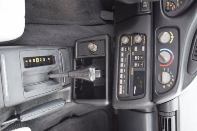1993 Chevrolet Camaro - photo 11