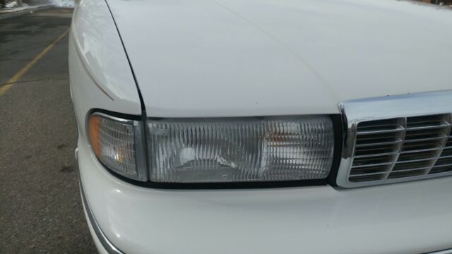 1993 Chevrolet Caprice LS - photo 10