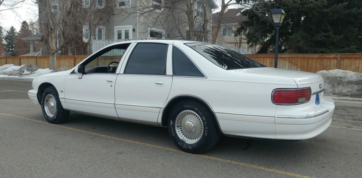 1993 Chevrolet Caprice LS - photo 2