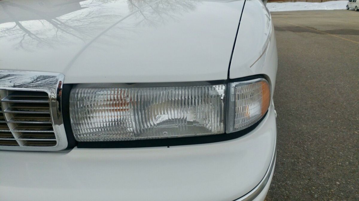1993 Chevrolet Caprice LS - photo 8