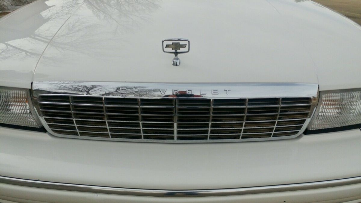 1993 Chevrolet Caprice LS - photo 9