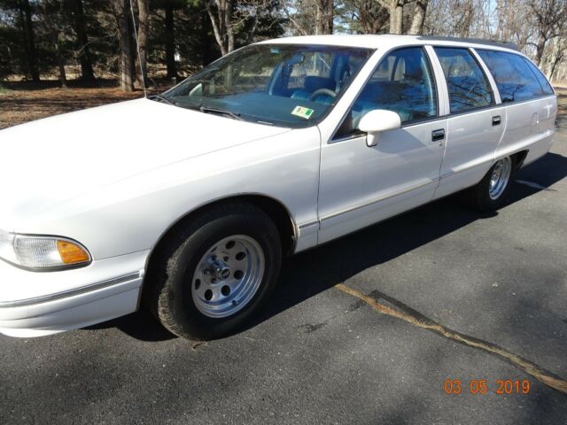 1993 Chevrolet Caprice CAPRICE CLASSIC WAGON - photo 2