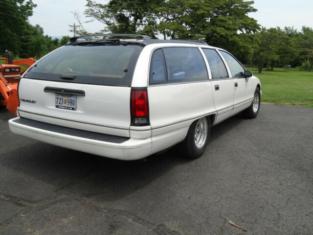 1993 Chevrolet Caprice CAPRICE CLASSIC WAGON - photo 3
