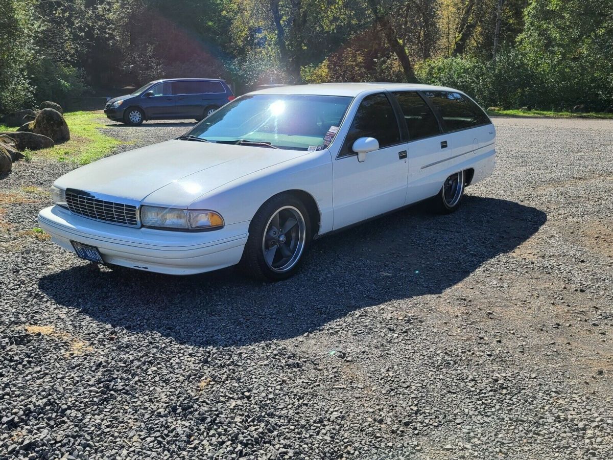 1993 Chevrolet Caprice White RWD Automatic wagon 1993 Chevrolet Caprice wagon