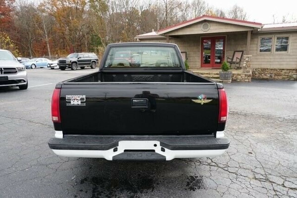 1993 Chevrolet C/K Pickup 1500 - photo 3