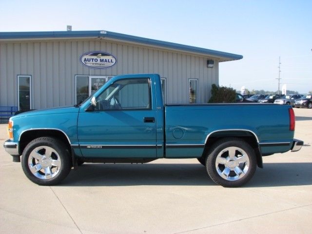 1993 Chevrolet C/K Pickup 1500 Reg. Cab W/T 6.5-ft. Bed 4WD - photo 4