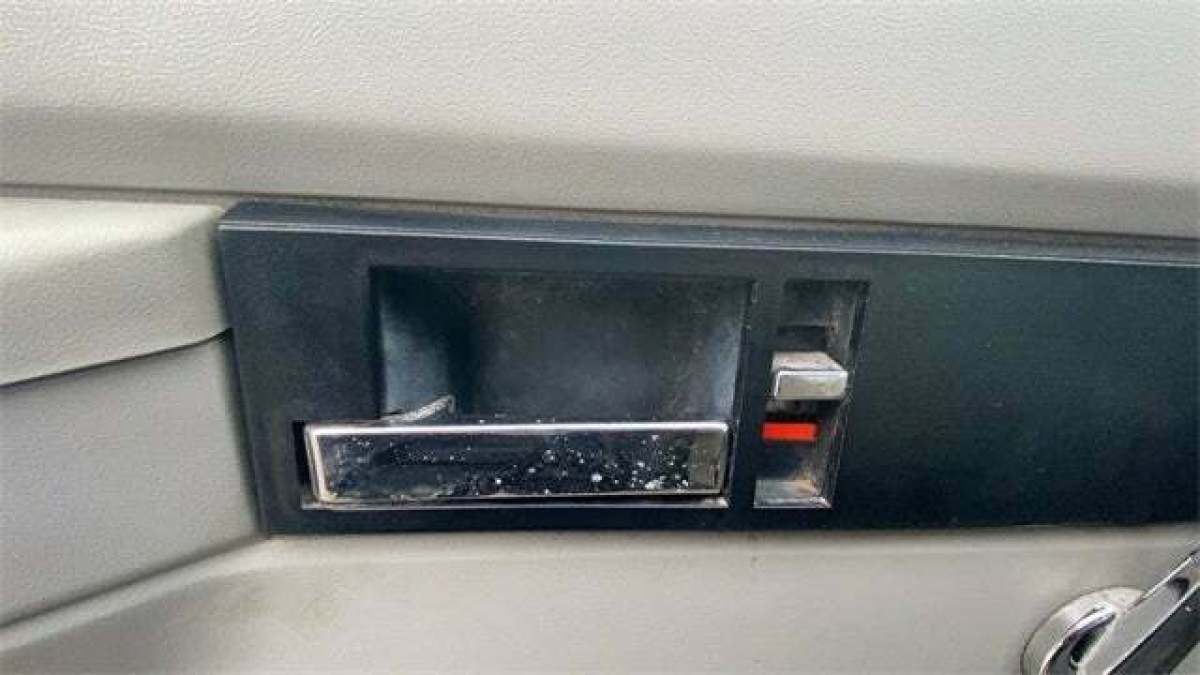 1993 Chevrolet C/K Pickup 3500 - photo 10