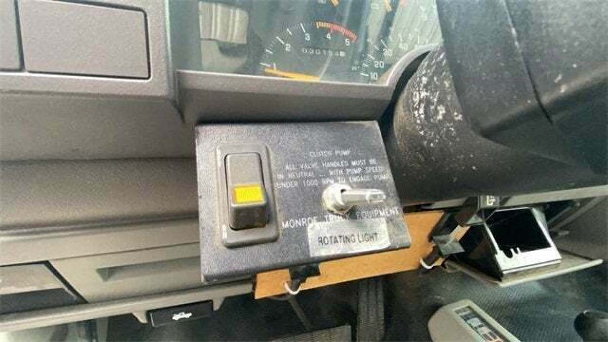 1993 Chevrolet C/K Pickup 3500 - photo 13