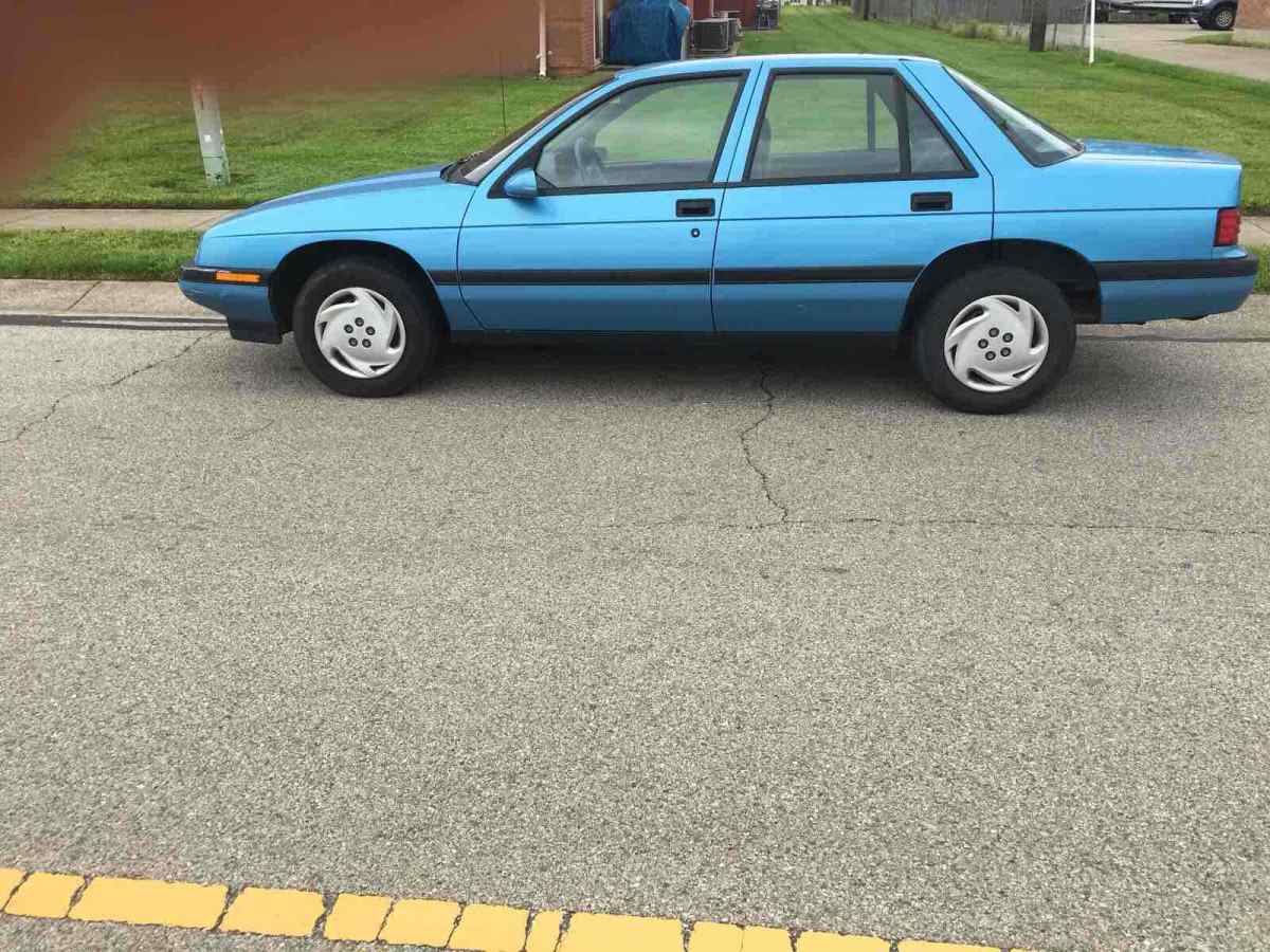 1993 Chevrolet Corsica LT - photo 2